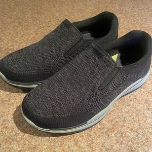 NWOT Men’s Sketchers Slip-On Sneakers size 11W